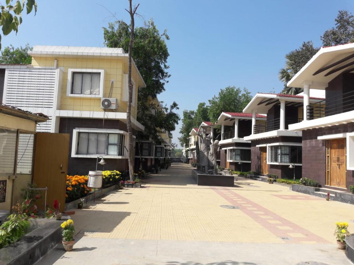 Panthashala Santiniketan Hotel Sri Niketan Ngoại thất bức ảnh
